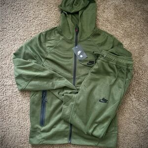 Nike Men's Olive Green Hooded Jacket